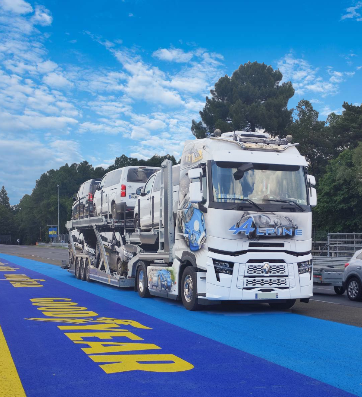 camion porte huit sur le circuit des 24 heures du Mans